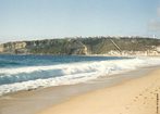 Acumulaes de areia que se formam junto s zonas de influncia de mars. </br></br> Palavra-chaves: ambiente, praia, litoral, relevo, clima, biodiversidade.