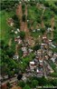 Deslizamento no Morro do Bumba, em Niteri (RJ), na madrugada do dia 06 de abril de 2010. O local onde a comunidade estava instalada abrigou um grande depsito de lixo at 1986, uma das verses dos deslizamento  a de que o acmulo de gs metano no subsolo da favela teria provocado uma exploso, precipitando o deslizamento da encosta. Especialistas tambm afirmam, que com uma camada de terra de apenas 1 a 2 metros de espessura sobre rochas que, com o tempo, foram se despregando do macio original, o terreno dos morros se tornou instvel e com baixa capacidade de absorver a gua. Desta maneira, pesados e encharcados de gua, as rochas e o solo se soltam e deslizam. <br /><br /> Palavras-chave: solo, deslizamento, eroso, desastre, chuvas, Morro do Bumba.