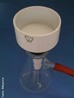 O funil de Büchner é um tipo de vidraria de laboratório, consistindo num funil feito de porcelana e com vários orifícios, como uma peneira. <br /><br /> Palavras-chave: laboratório, vidraria, Funil de Büchner.